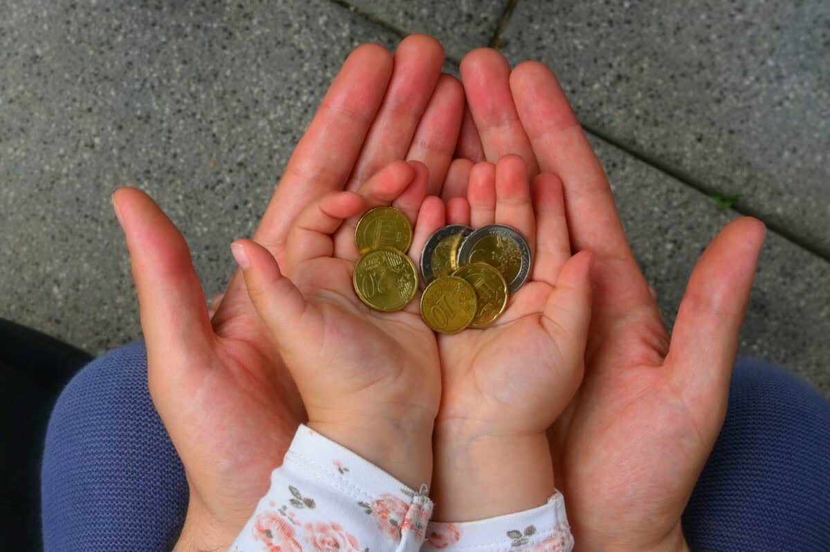 2 Dividend Stocks to Hold in a TFSA for 20 Years