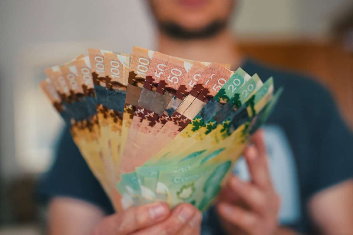 2 High-Yield Dividend Stocks to Consider Now for Passive Income